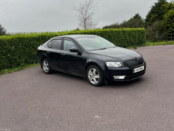 Skoda Octavia Saloon, Diesel, 2013, Black