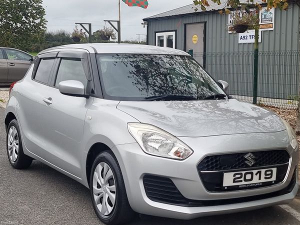 Suzuki Swift Hatchback, Petrol, 2019, Silver
