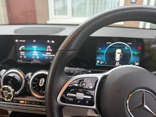 Mercedes-Benz GLB Estate/Jeep, Petrol, 2021, Grey