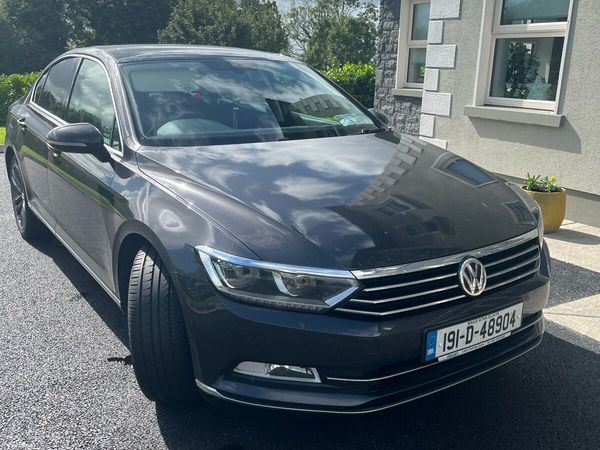 Volkswagen Passat Saloon, Diesel, 2019, Black