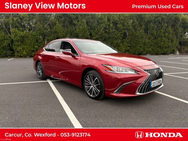 Lexus ES Saloon, Petrol Hybrid, 2022, Red