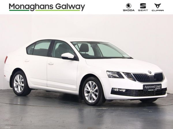 Skoda Octavia Hatchback, Diesel, 2019, White