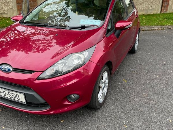 Ford Fiesta Hatchback, Petrol, 2009, Red
