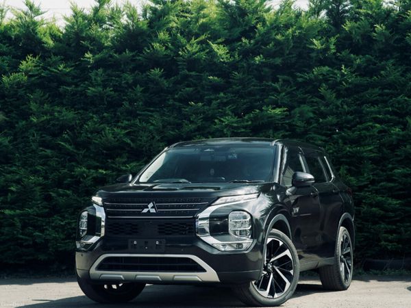 Mitsubishi Outlander SUV, Petrol Plug-in Hybrid, 2022, Black