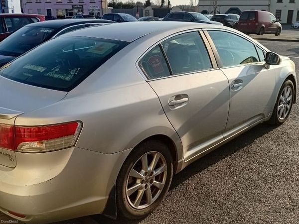 Toyota Avensis Saloon, Diesel, 2009, Silver