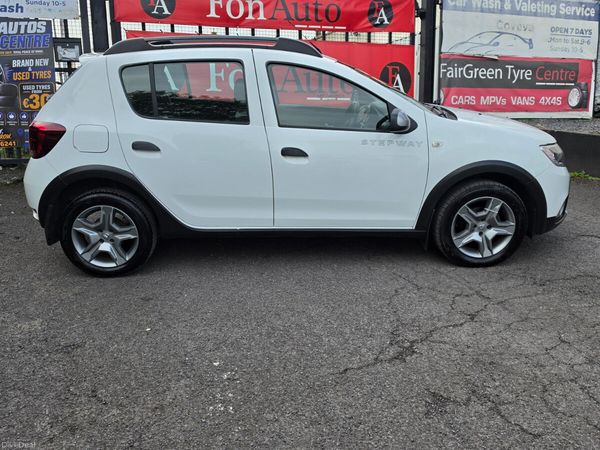 Dacia Sandero Stepway SUV, Petrol, 2017, White