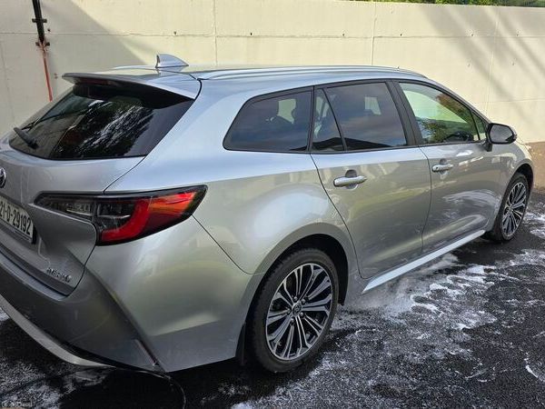 Toyota Corolla Estate/Jeep, Petrol Hybrid, 2022, Grey