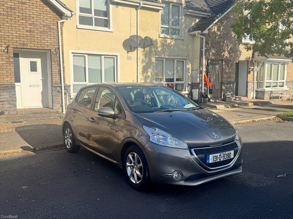 Peugeot 208 Hatchback, Petrol, 2013, Grey