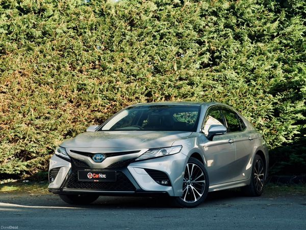 Toyota Camry Saloon, Petrol Hybrid, 2019, Silver