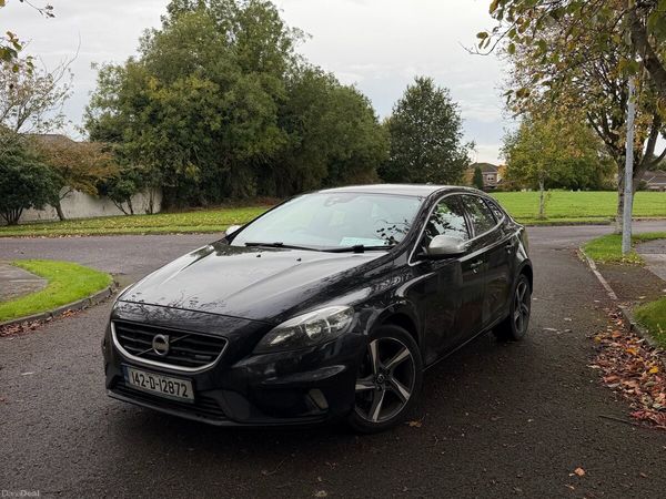 Volvo V40 Hatchback, Diesel, 2014, Black