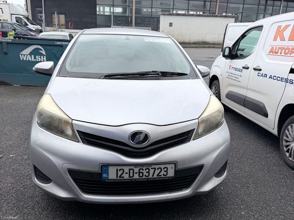 Toyota Vitz Hatchback, Petrol, 2012, Silver