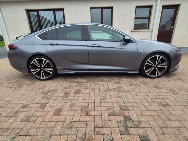 Vauxhall Insignia Hatchback, Diesel, 2018, Grey