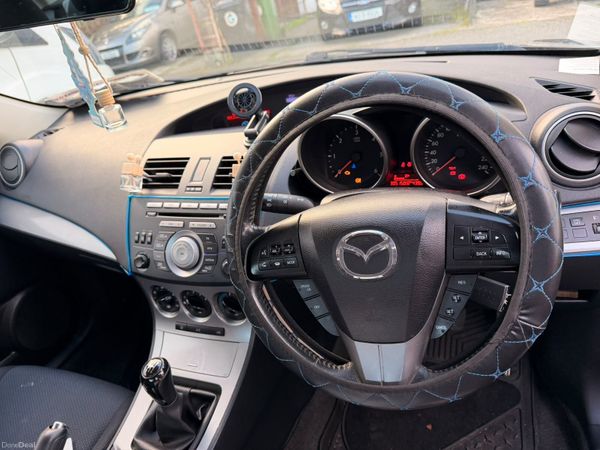 Mazda Mazda3 Saloon, Diesel, 2011, Black