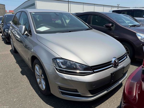 Volkswagen Golf Hatchback, Petrol, 2015, Silver