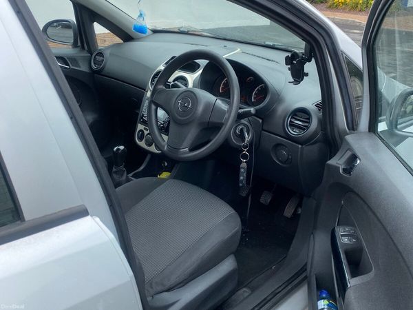 Opel Corsa Hatchback, Petrol, 2008, Silver
