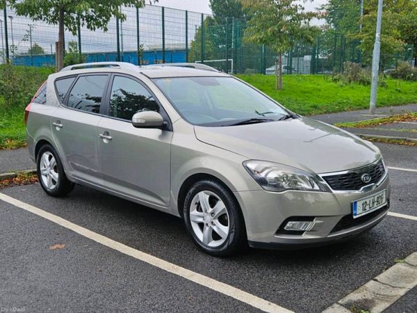 Kia Ceed MPV, Diesel, 2012, Silver