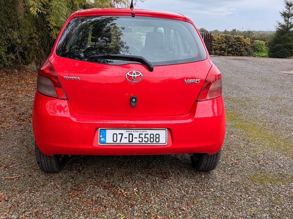 Toyota Yaris Hatchback, Petrol, 2007, Red