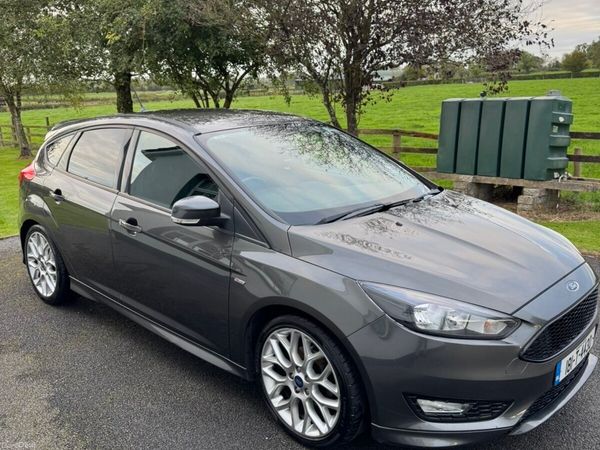 Ford Focus Hatchback, Petrol, 2018, Grey