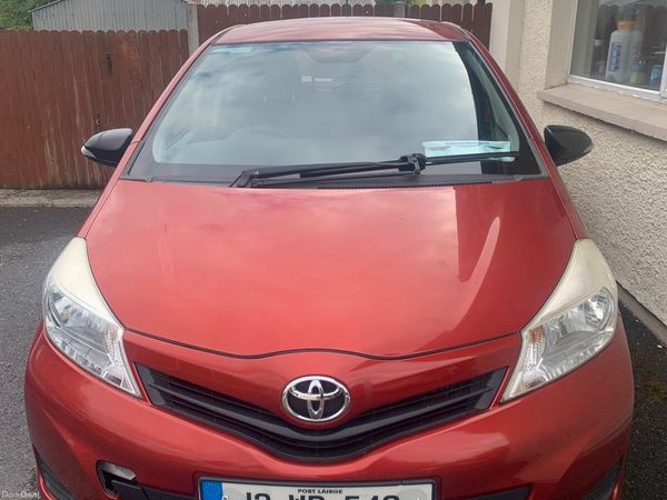 Toyota Yaris Hatchback, Petrol, 2012, Red