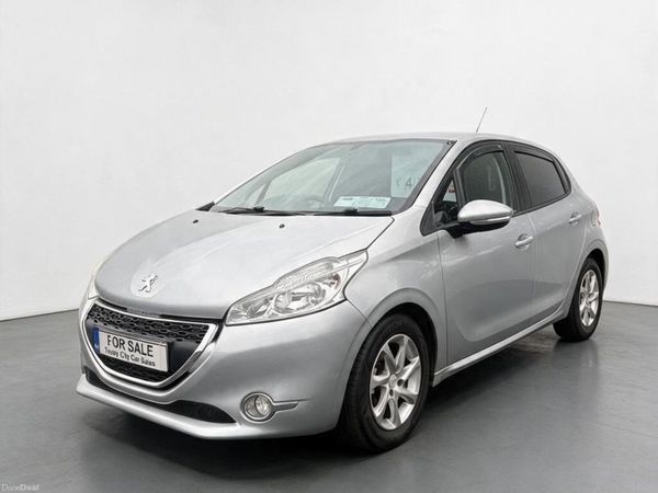 Peugeot 208 Hatchback, Petrol, 2014, Silver