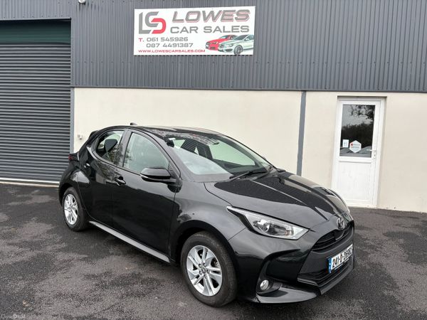 Toyota Yaris Hatchback, Petrol Hybrid, 2024, Black
