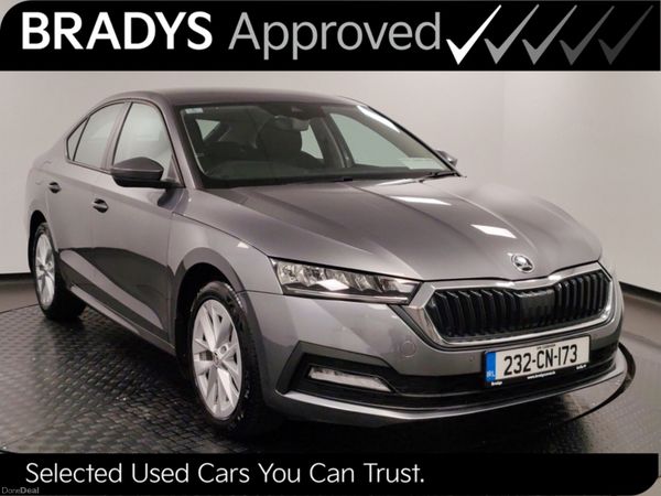 Skoda Octavia Hatchback, Diesel, 2023, Grey