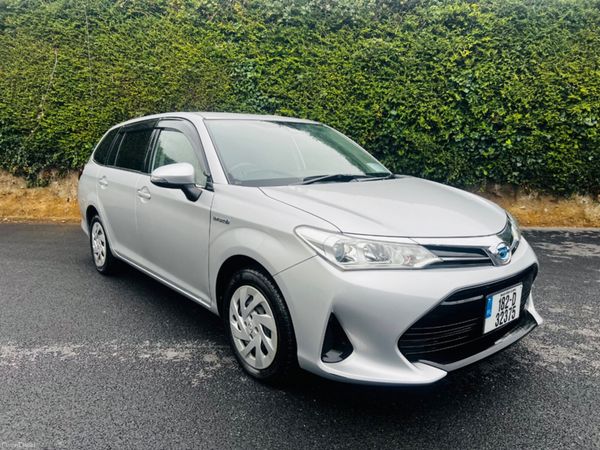 Toyota Corolla Estate, Petrol Hybrid, 2018, Silver