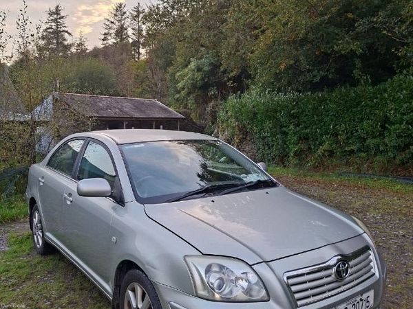 Toyota Avensis Saloon, Petrol, 2003, Silver
