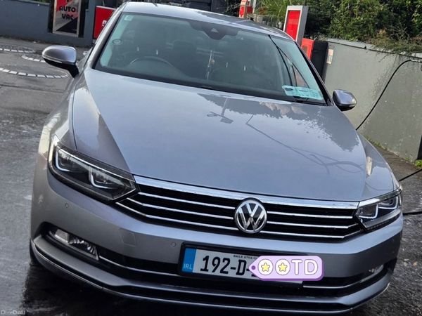 Volkswagen Passat Saloon, Diesel, 2019, Silver