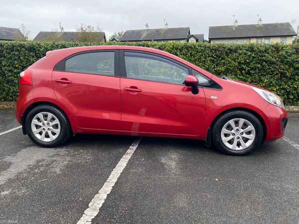 Kia Rio Hatchback, Diesel, 2013, Red