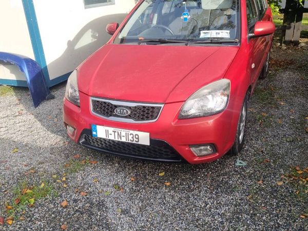 Kia Rio Hatchback, Diesel, 2011, Red