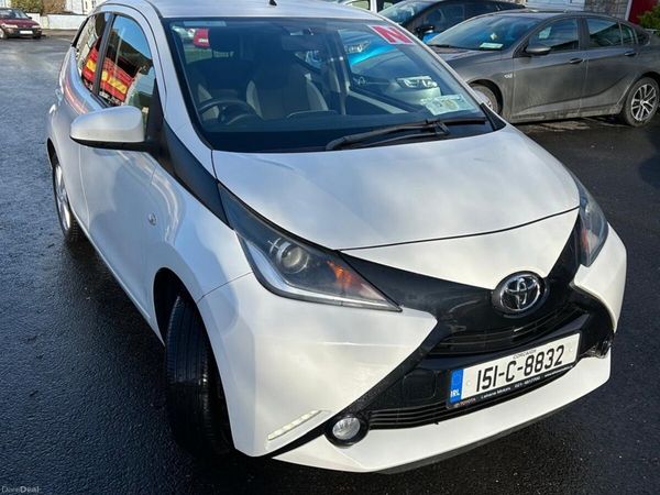 Toyota Aygo Hatchback, Petrol, 2015, White