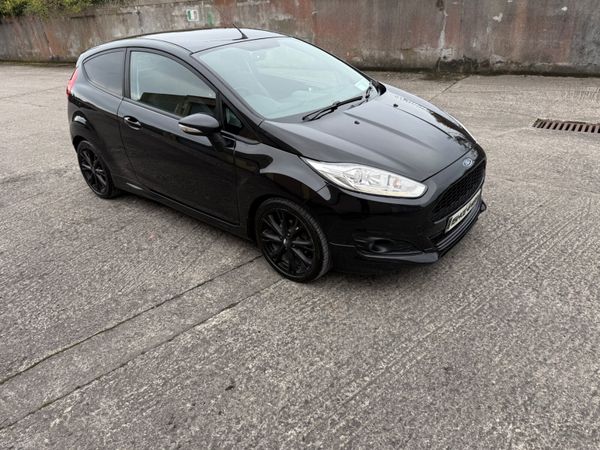 Ford Fiesta Hatchback, Petrol, 2015, Black