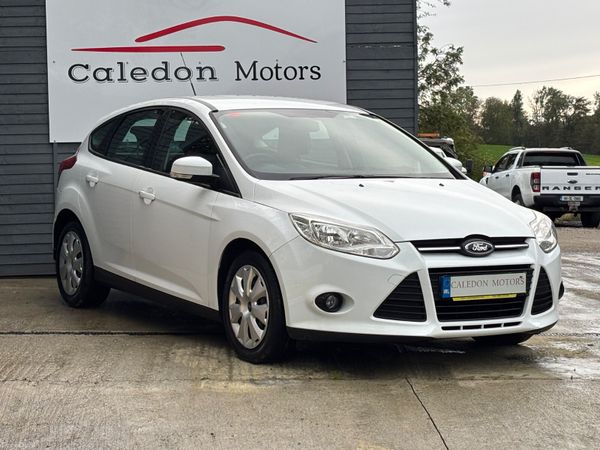Ford Focus Hatchback, Petrol, 2013, White
