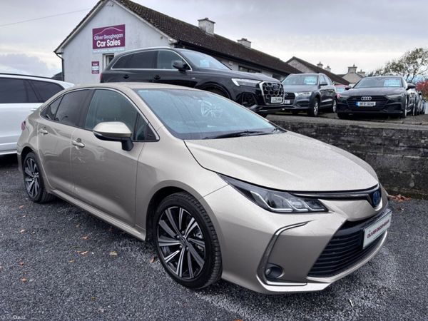 Toyota Corolla Saloon, Petrol Hybrid, 2022, Yellow