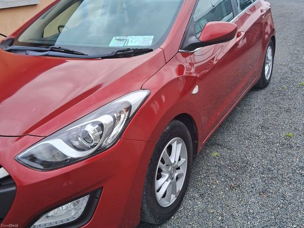 Hyundai i30 Hatchback, Diesel, 2015, Red