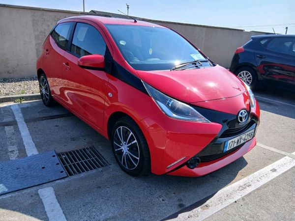 Toyota Aygo Hatchback, Petrol, 2017, Red