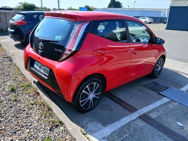 Toyota Aygo Hatchback, Petrol, 2017, Red