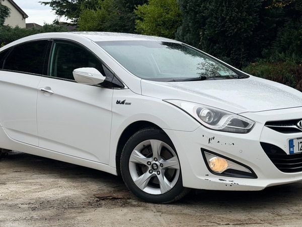 Hyundai i40 Saloon, Diesel, 2012, White