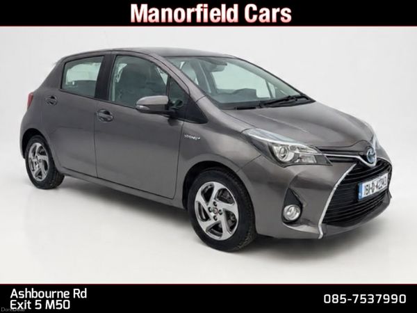 Toyota Yaris Hatchback, Petrol Hybrid, 2015, Green