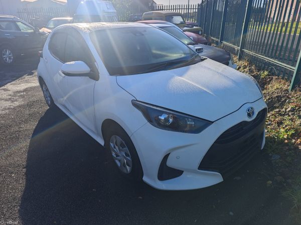 Toyota Yaris Hatchback, Petrol, 2021, White