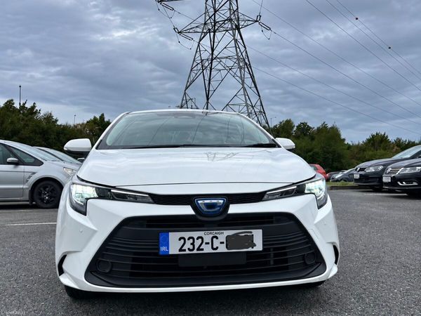 Toyota Corolla Saloon, Petrol Hybrid, 2023, White