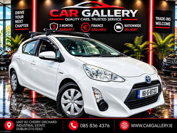 Toyota Aqua Hatchback, Petrol Hybrid, 2016, White