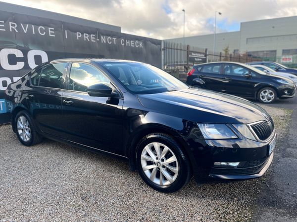 Skoda Octavia Saloon, Petrol, 2019, Black