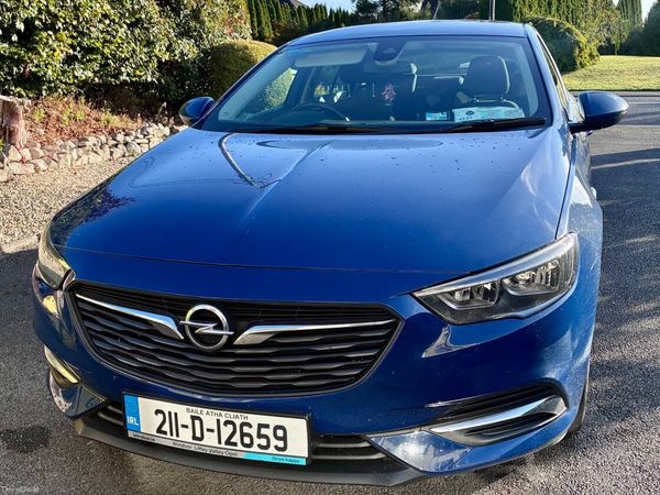 Opel Insignia Hatchback, Diesel, 2021, Blue