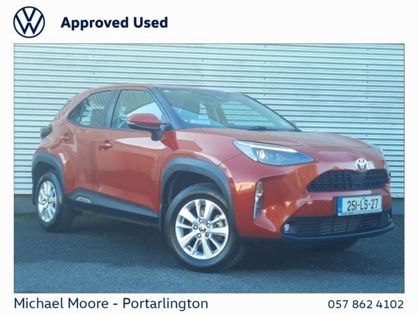 Toyota Yaris Cross Hatchback, Petrol Hybrid, 2025, Red