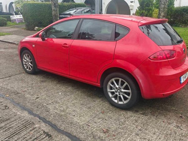 SEAT Leon Hatchback, Diesel, 2010, Red