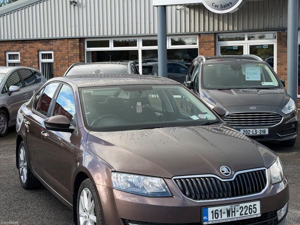 Skoda Octavia Saloon, Diesel, 2016, Brown