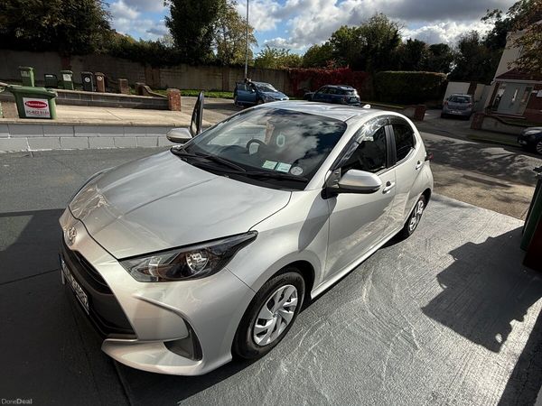 Toyota Yaris Hatchback, Petrol, 2020, Silver