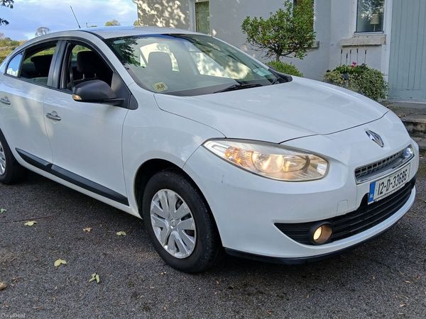 Renault Fluence Saloon, Diesel, 2012, White